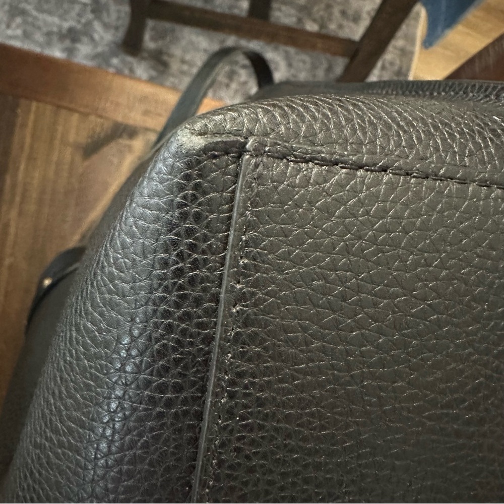 Michael Kors Women’s Black Pebbled Large Leather Tote with Snap Closure GUC - Picture 9 of 12